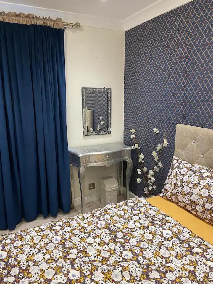 Beautiful Place To Live Near Heathrow Windsor Legoland & Free Parking Onsite Burnham  Extérieur photo
