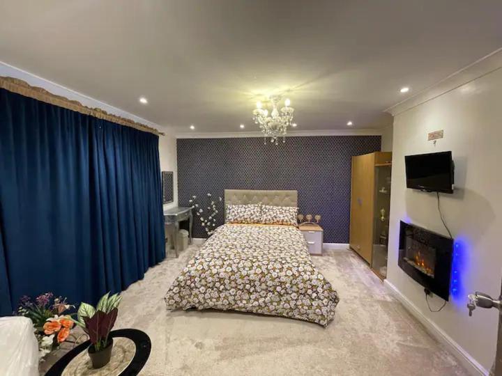 Beautiful Place To Live Near Heathrow Windsor Legoland & Free Parking Onsite Burnham  Extérieur photo